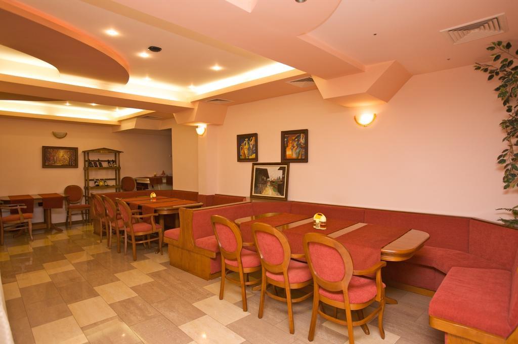 Семеен Хотел Елена Палас Nessebar Exterior foto