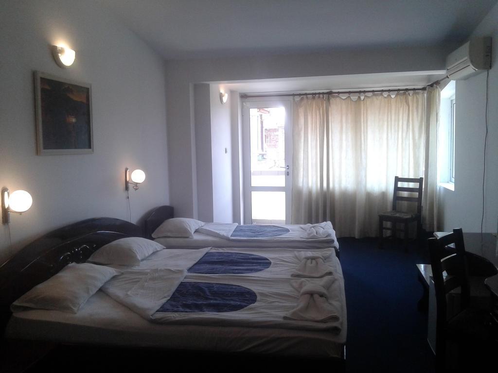 Семеен Хотел Елена Палас Nessebar Zimmer foto