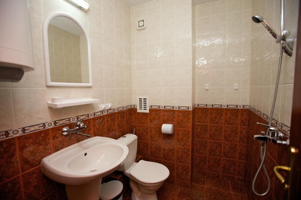Семеен Хотел Елена Палас Nessebar Zimmer foto