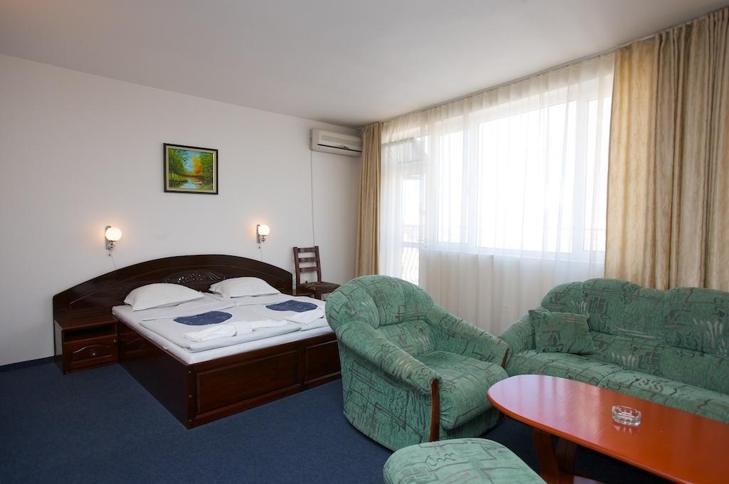 Семеен Хотел Елена Палас Nessebar Zimmer foto